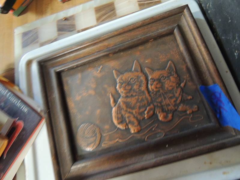 lot 558 image: Metal tray and Copper Cat ART