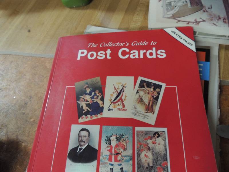 lot 560 image: The collectors guide to Post Cards and PEOPLES tribute to Robin Williams