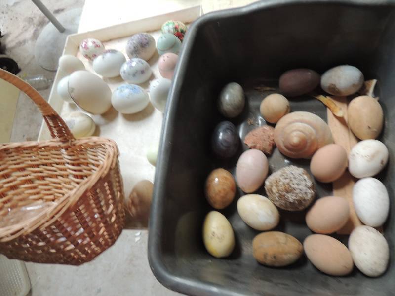 lot 212 image: Basket of chalk eggs, glass eggs, porcelain eggs