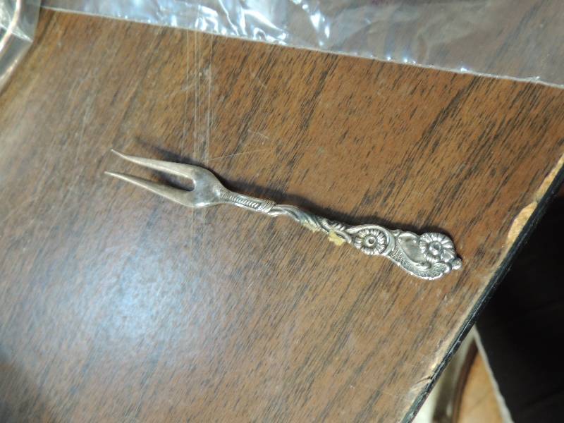 lot 504 image: Silverware- hors doeuvre FORKS X 3  AND MISC  FORKS