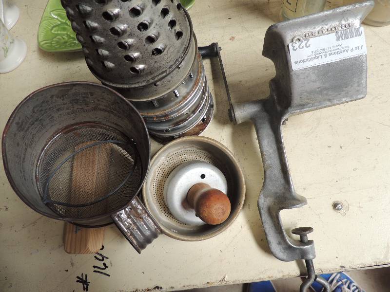 lot 223 image: sifter and peeler with 7 different blades