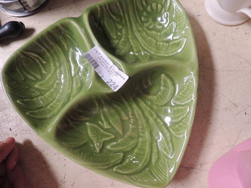 lot 224 image: Serving dish - BAUER and 2 vases