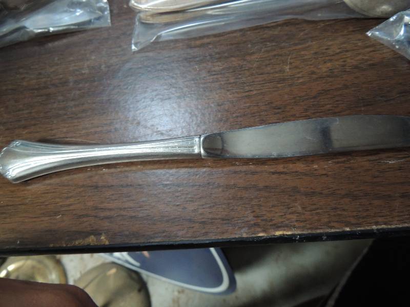lot 512 image: Qty. 12 KNIVES