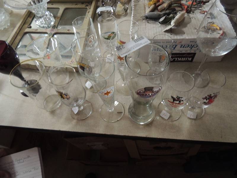 lot 230 image: Lot of beer mugs -Nurenburg beer glasses, Bubba Gump beer mug and Pilsner beer glasses