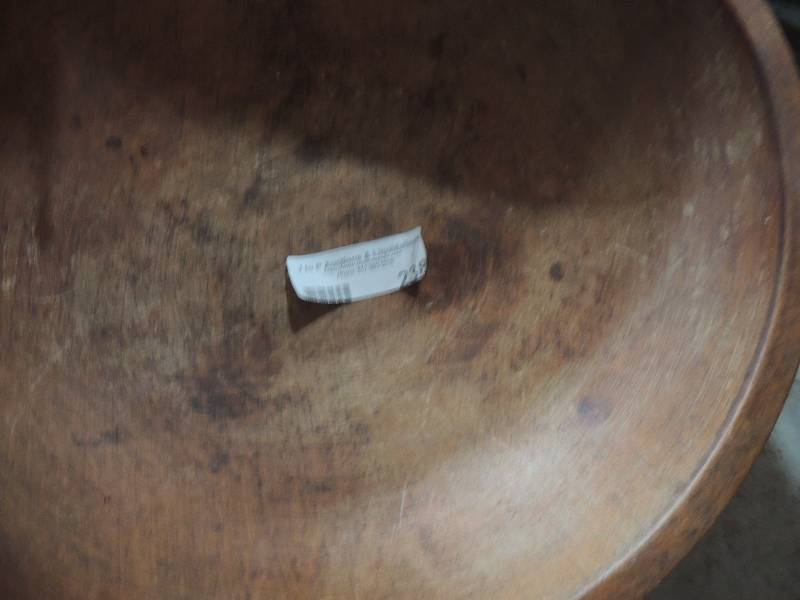 lot 238 image: Munising Wood bread bowl