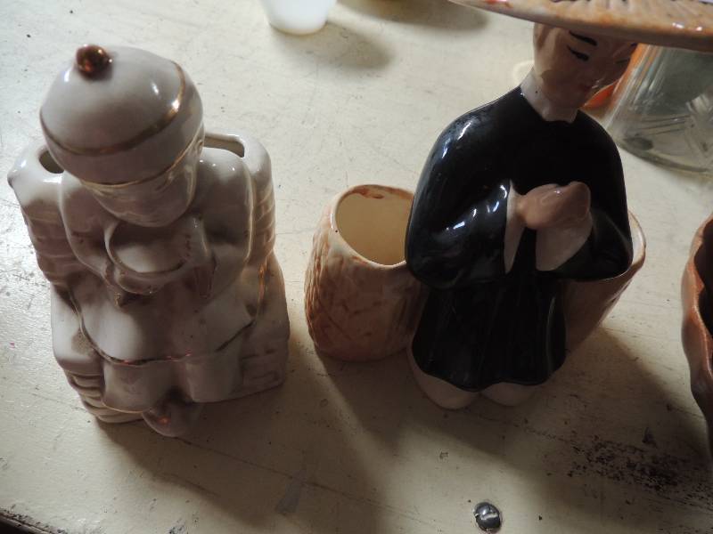 lot 248 image: 2 Japanese figures