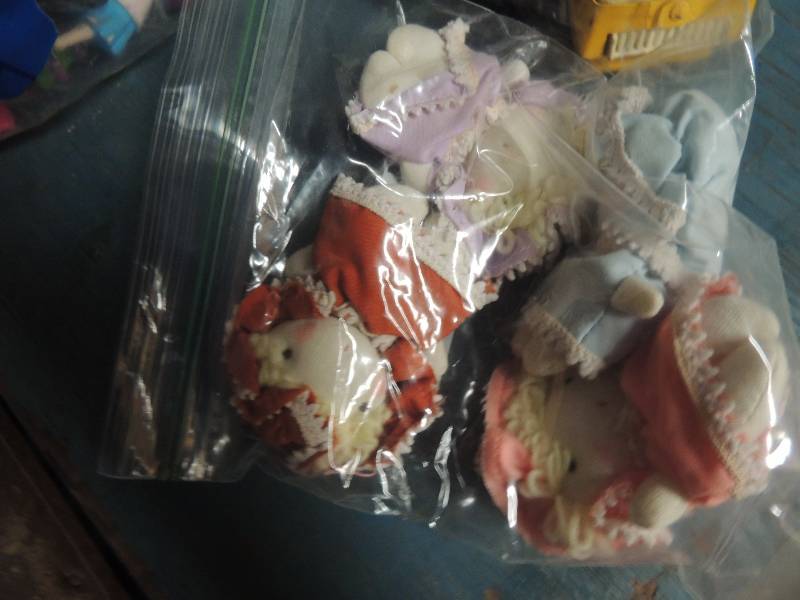 lot 572 image: Peek a Bear toys and more