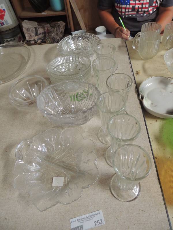 lot 252 image: Bowls, glasses and plates