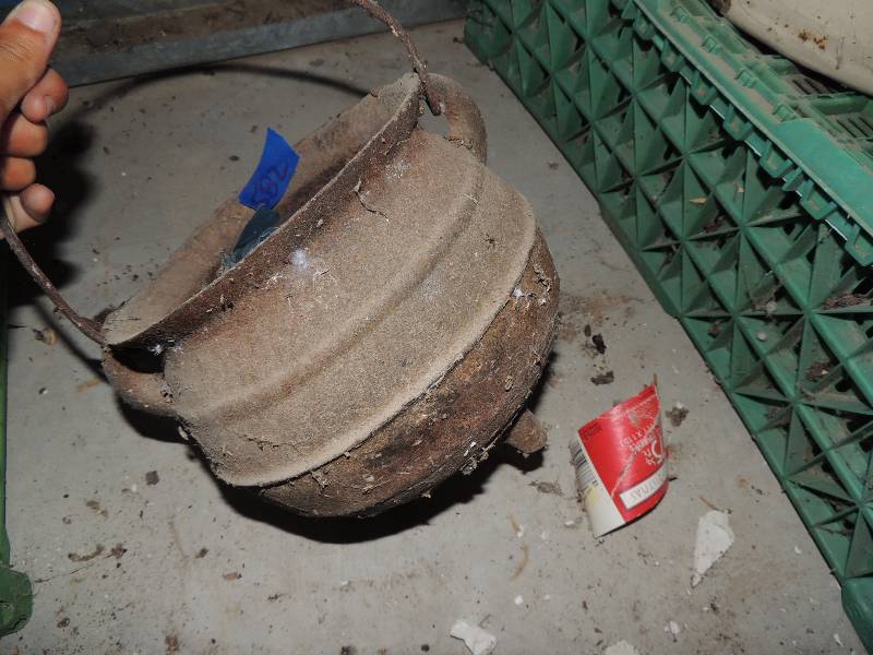 lot 582 image: Cast iron  POT
