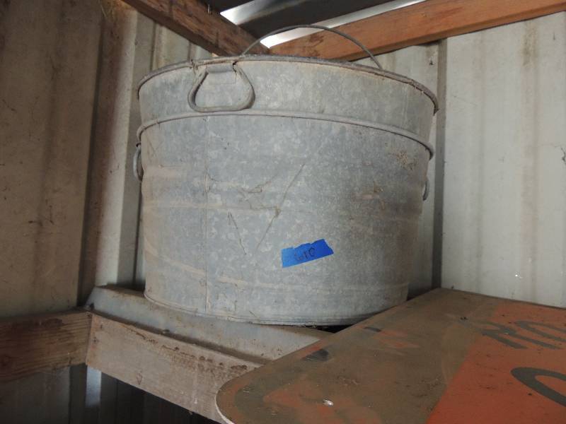lot 610 image: 2 galvanized tubs