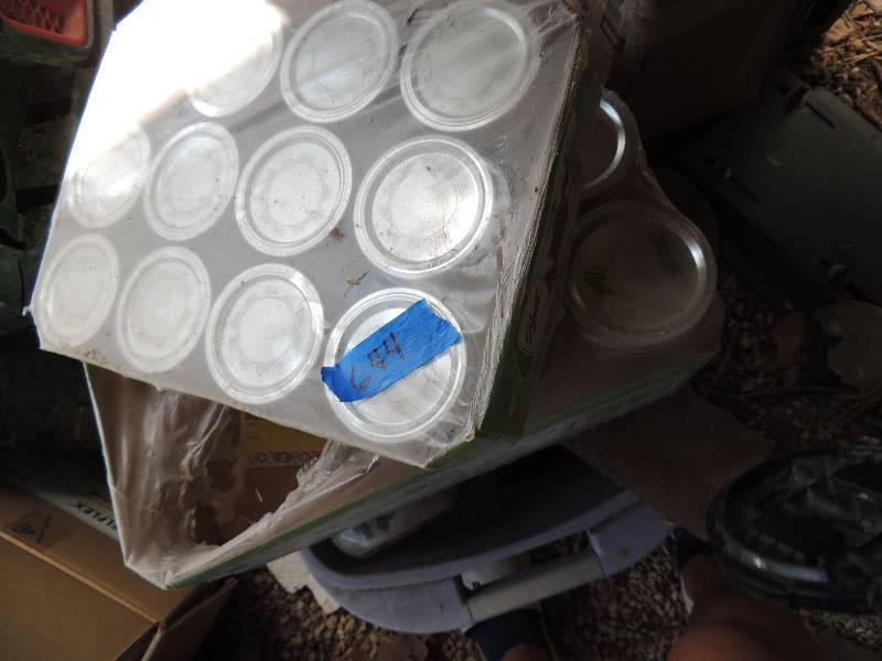 lot 644 image: Lot of mason jars
