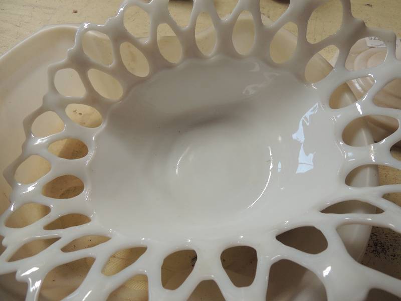 lot 272 image: White LACE BOWL