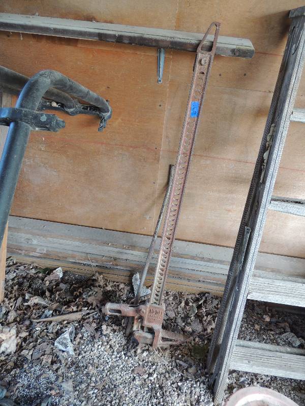 lot 631 image: TRAILER JACK - Hang DANMARK  JACK