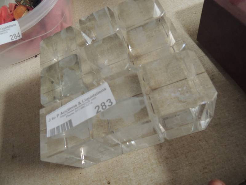 lot 283 image: 3D glass HOLOGRAM CUBES  lines 9
