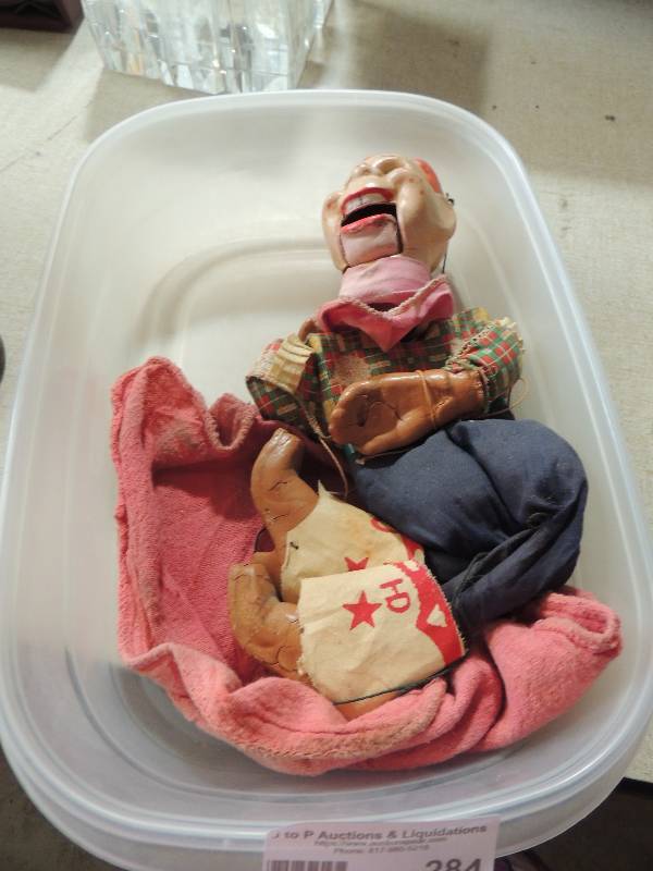 lot 284 image: 1950s Howdy Doody marianette