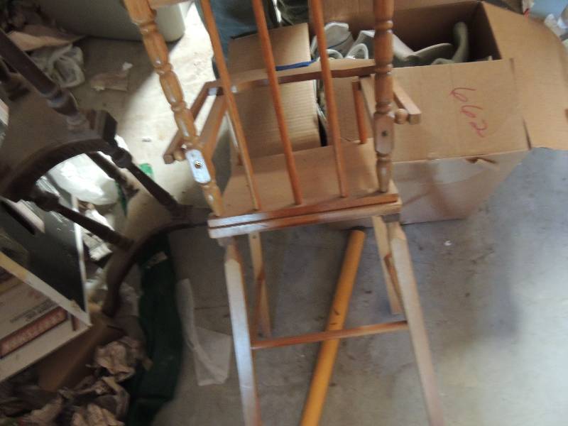 lot 660 image: Fisher price Jr. Circus,,   DOLL HIGH Chair