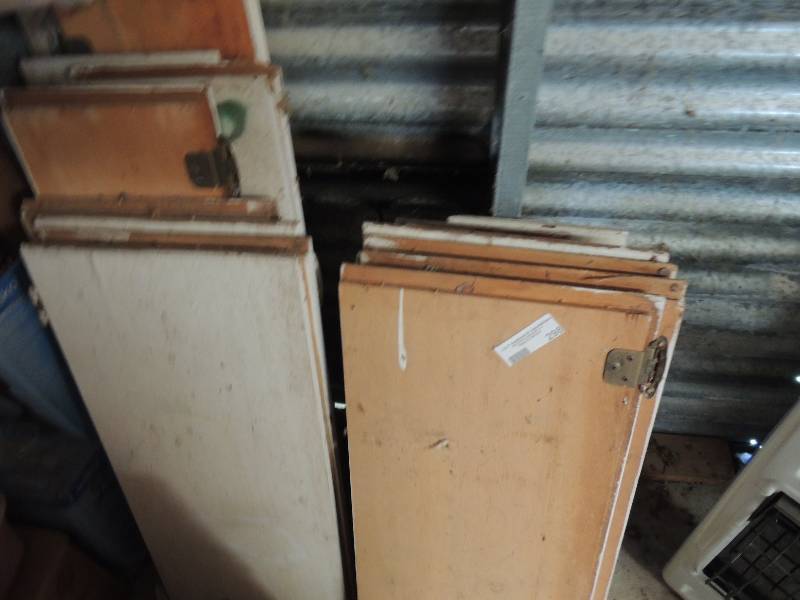 lot 298 image: Lot of cabinet doors