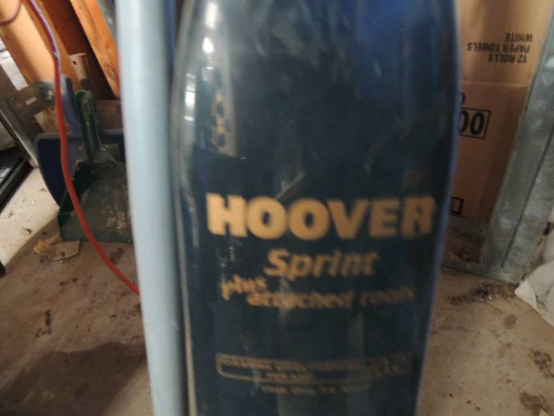 lot 670 image: Dust mop and hoover VACUUM