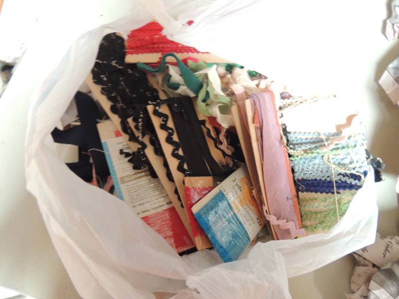 lot 317 image: Large lot of sewing ribbon