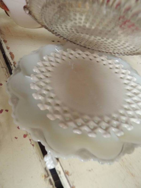 lot 323 image: 2 platters