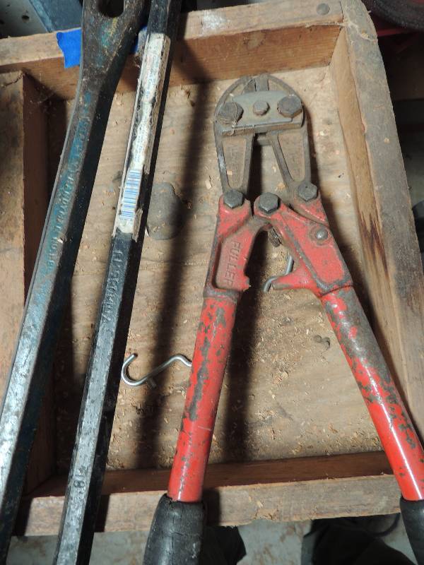lot 708 image: 2 pry bars destruction bar 14 bolt cutters