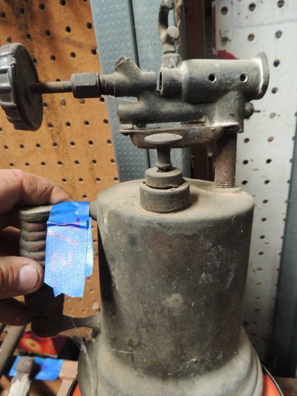 lot 712 image: Propane torch