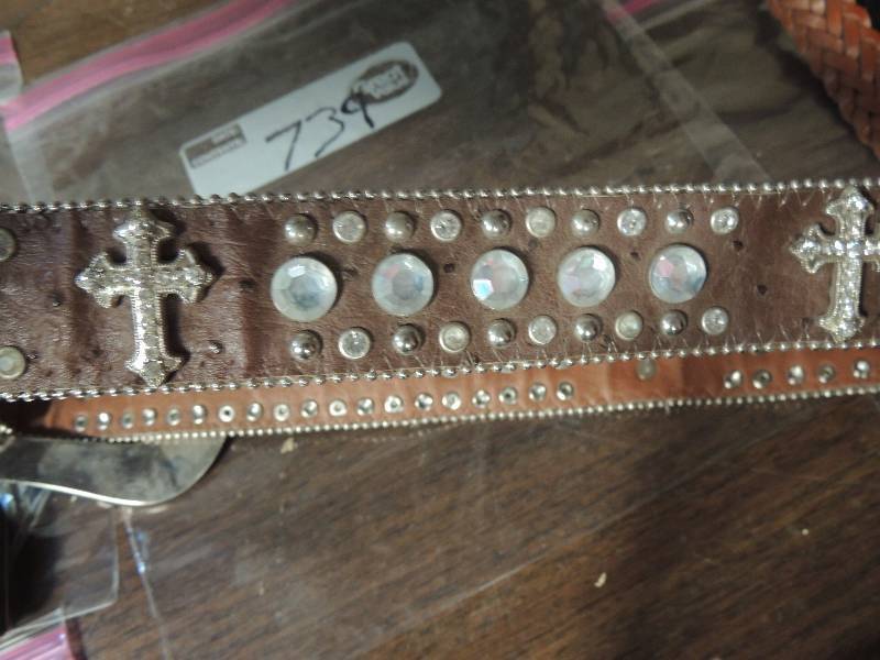 lot 739 image: Ladies Atlas Blingy Cross belt