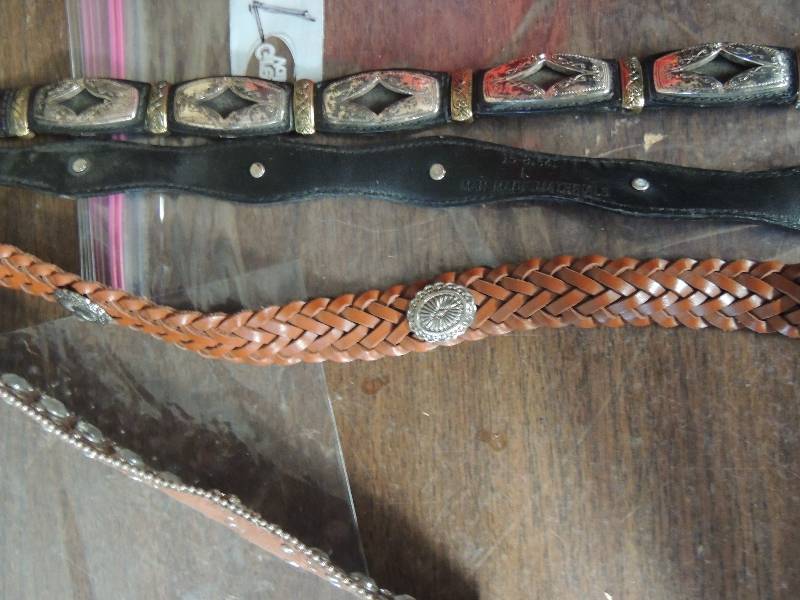 lot 740 image: 3 belts 1 Brighten