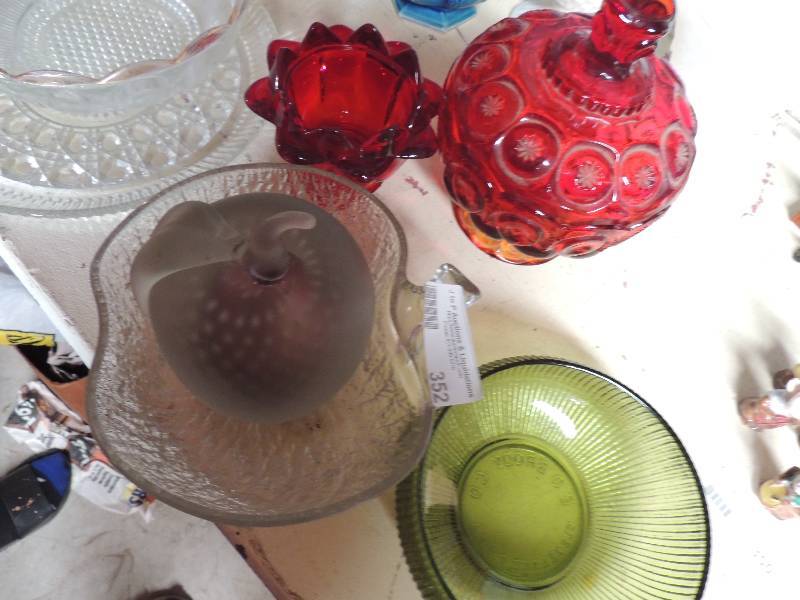 lot 352 image: Apple candy dish , heavy glass apple and red bowls