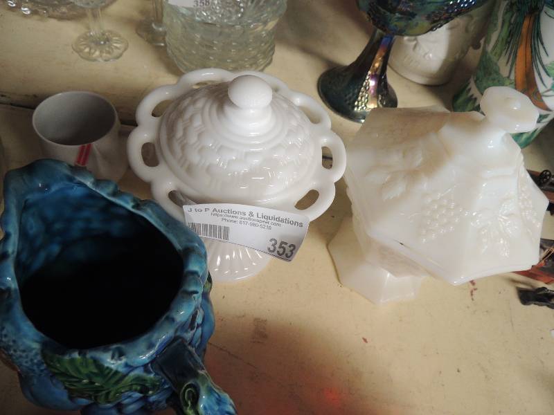 lot 353 image: Inarco blueberry vase and mood indigo white glass dcor