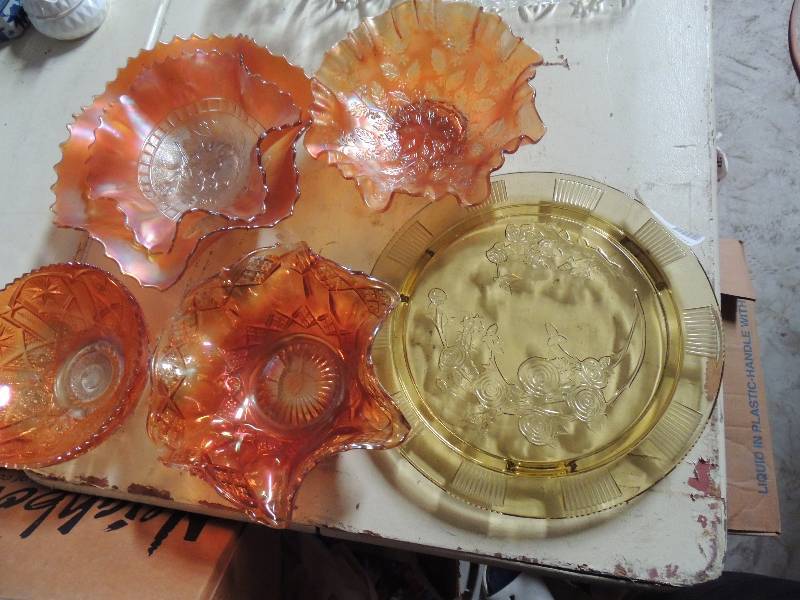 lot 355 image: 6 pieces of carnival glass - candy dishes, platter