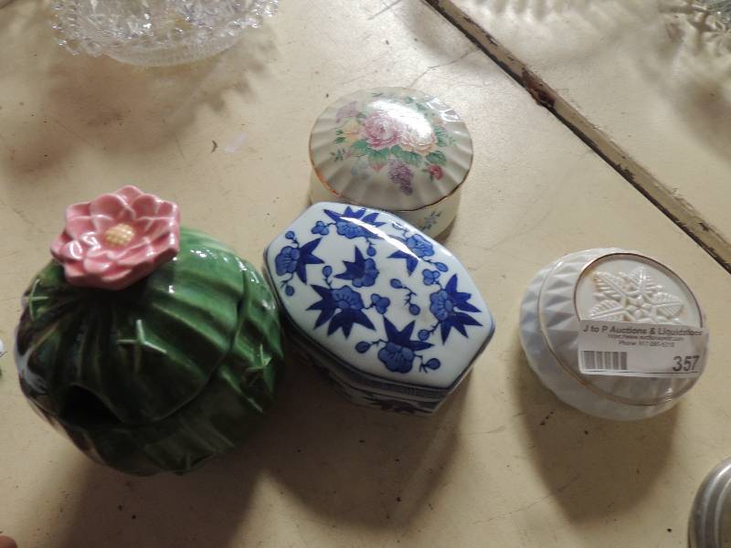 lot 357 image: 3 trinket boxes