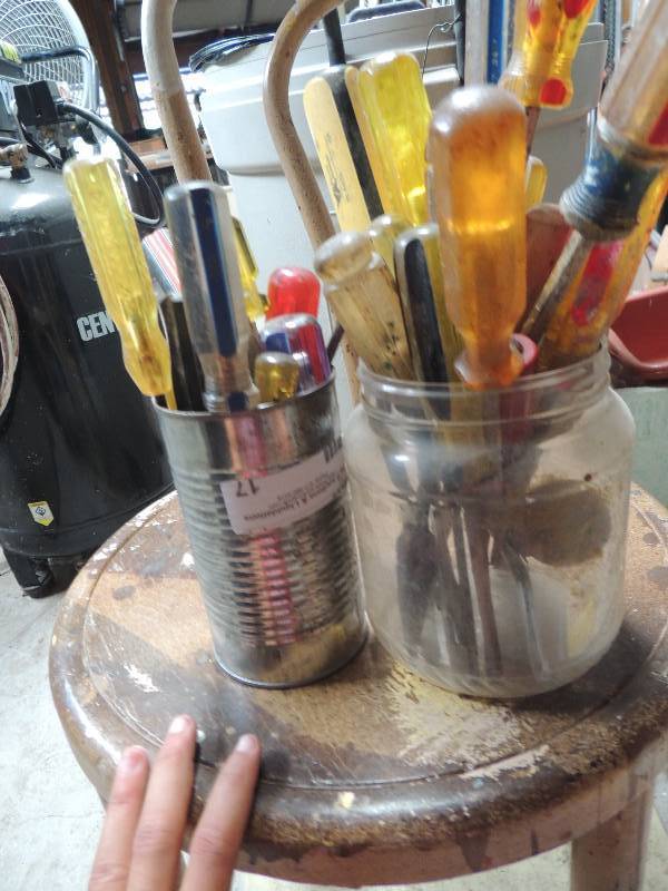 lot 17 image: 2 coffee cans full of various screwdrivers