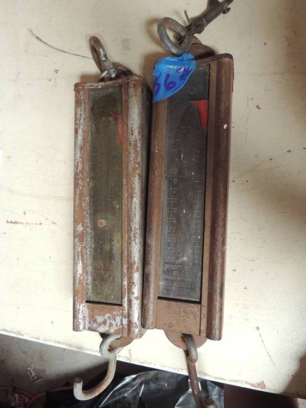 lot 363 image: Hanging scales ADJ Capacity 160 hand scale
