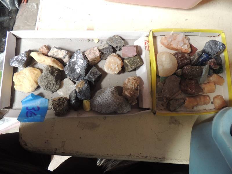 lot 368 image: Rocks and gems- sponge, fools gold, malachite, sulfur, crystals