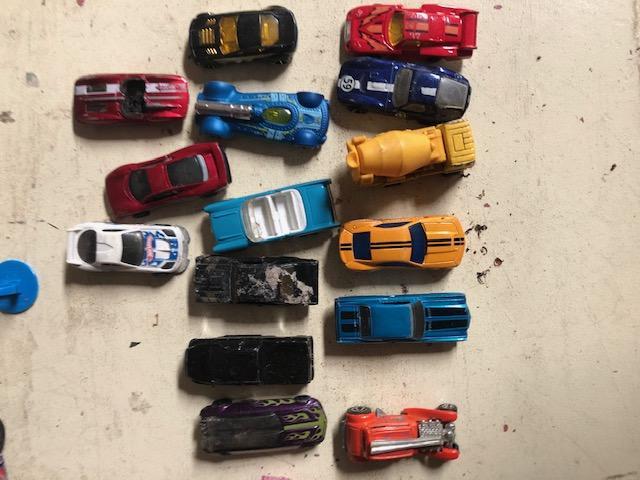 lot 796 image: Matchbox indoor hot wheel cars quantity 15