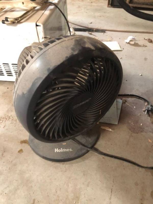 lot 809 image: 2 FANS - LASKO