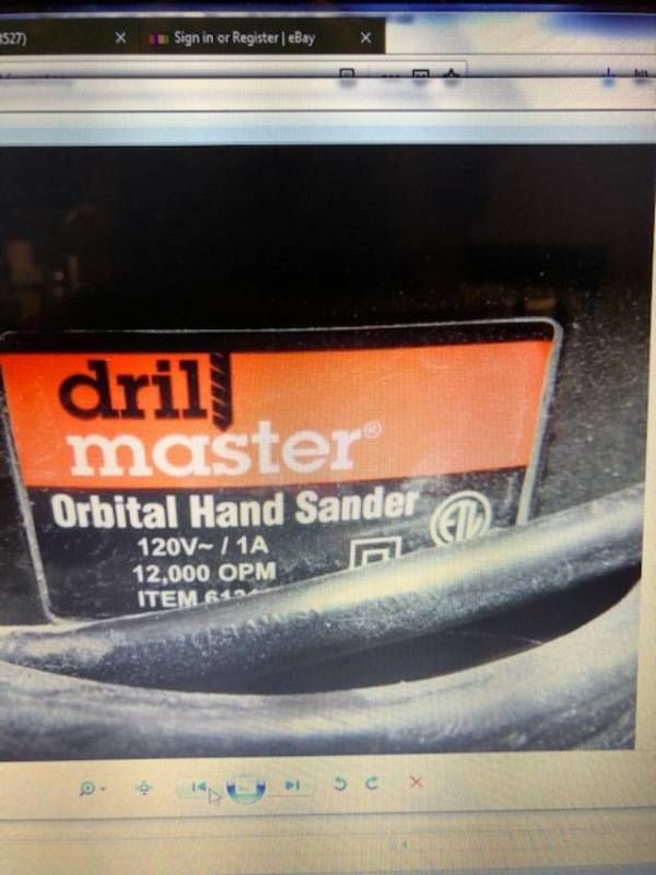 lot 6 image: Small drill master hand sander