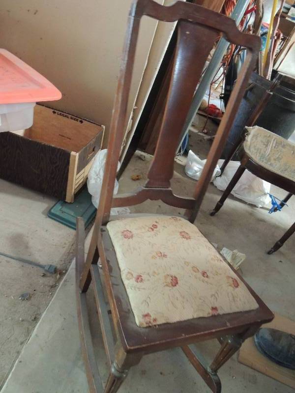 lot 648 image: antique rocker