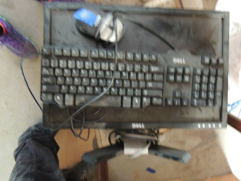 lot 649 image: Dell computer with mouse unknown working condition