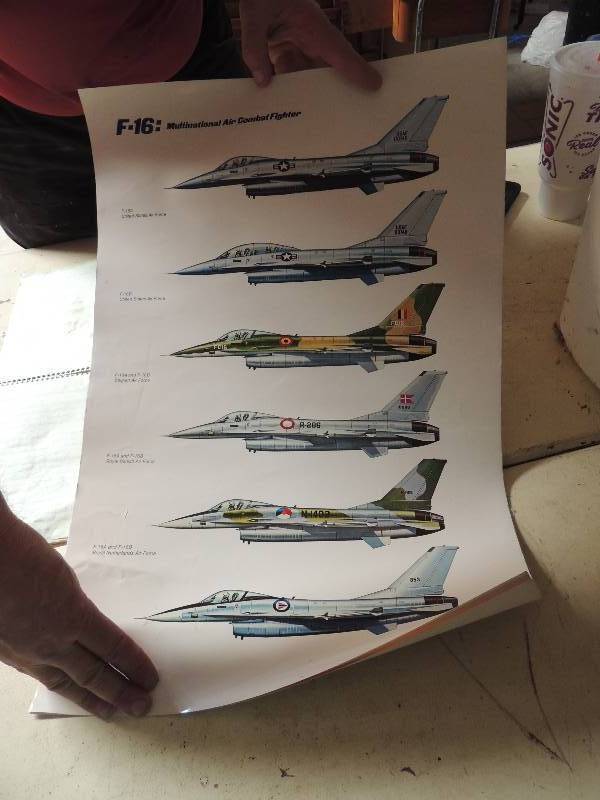 lot 652 image: POSTERS OF F-16  X 4, MID EAST CRISIS