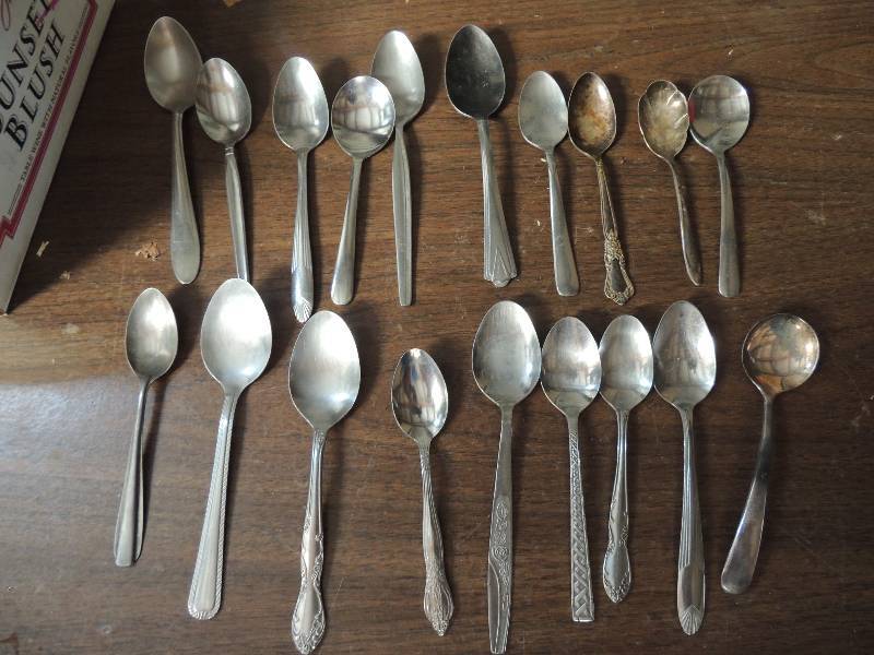 lot 517 image: Qty. 4  LARGE SPOONS -  Rogers silver  X 1,  WELLS  X 1,  AND 2