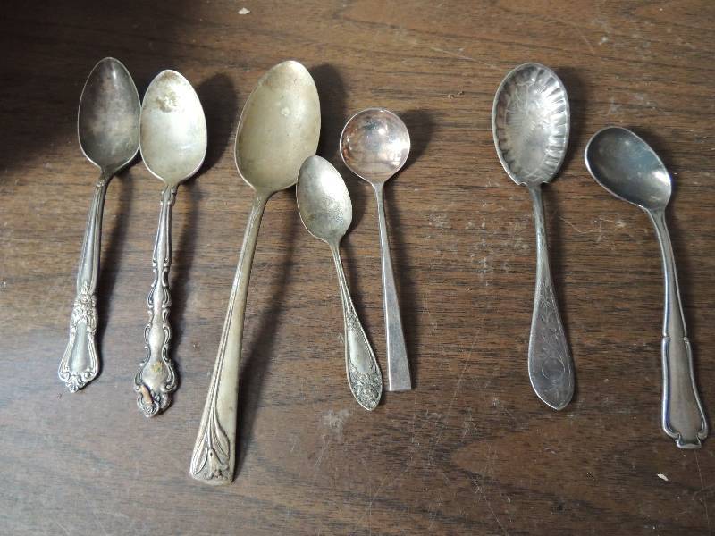 lot 502 image: Silverware- Qty. 7 Rogers x 5 and Oneida x 2