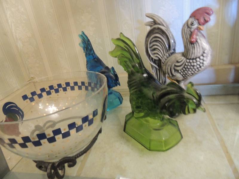 lot 46 image: Blue glass rooster green glass rooster Vinson porcelain rooster and rooster glass bowl with stand
