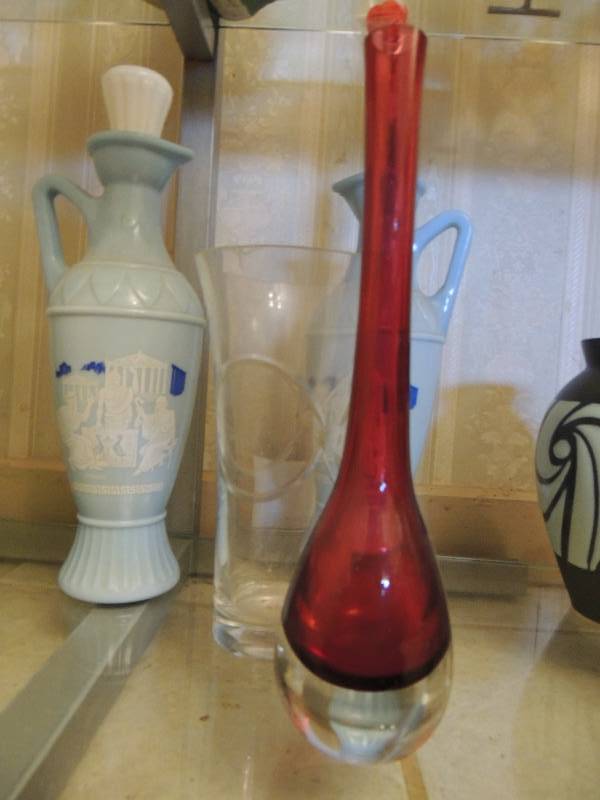 lot 47 image: Plato, Aristotle Socrates bottles Red bud vase and clear vase