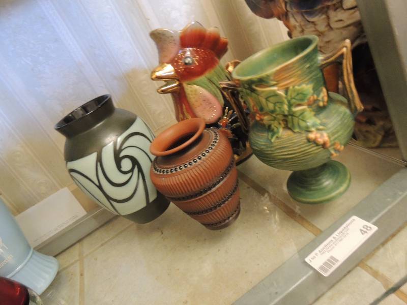 lot 48 image: Sand glass vase 1972 Beaded brown vase, ROSEVILE VASE -156and colorful water rooster