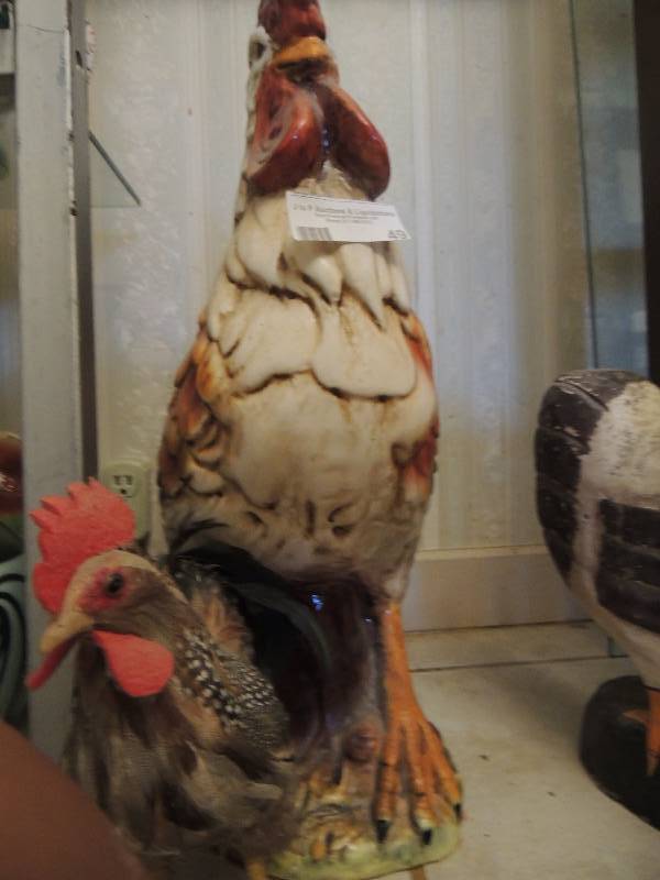 lot 49 image: Floor dcor rooster 22 tall