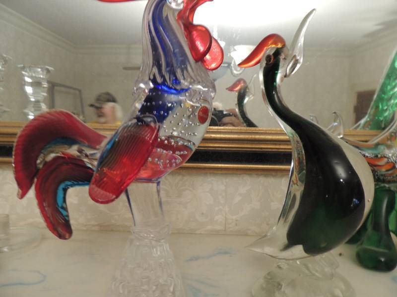 lot 58 image: 2 blown glass roosters 11 9