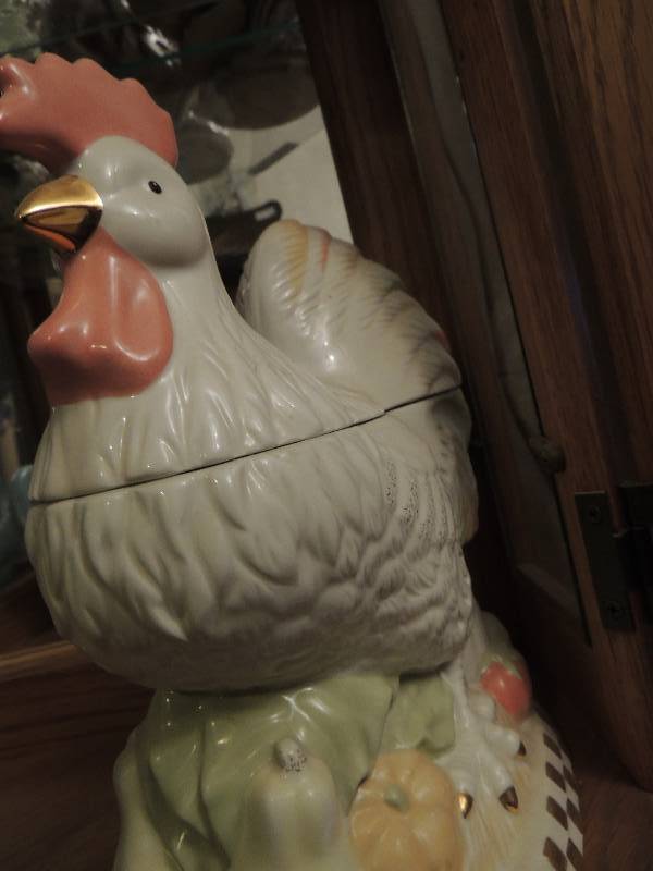 lot 81 image: Rooster cookie jar Rise and shine CJ Lennox 2002 hand crafted in china