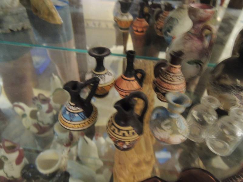 lot 94 image: 4 SMALL POTTERY JUGSVESSELS and  2 SMALL GLASS VASES